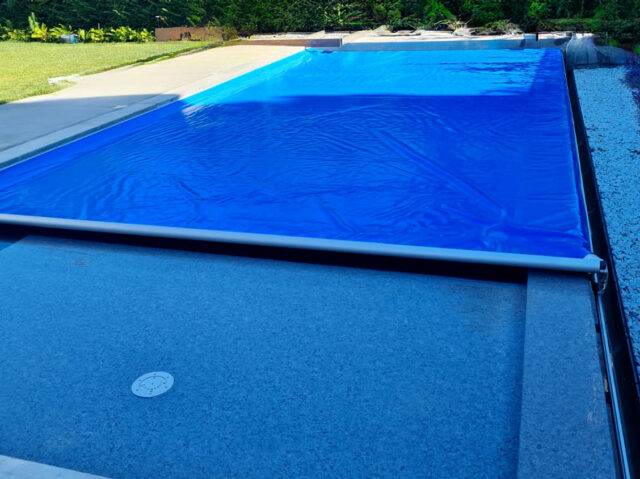 Copertura di sicurezza in PVC Four Seasons su piscina