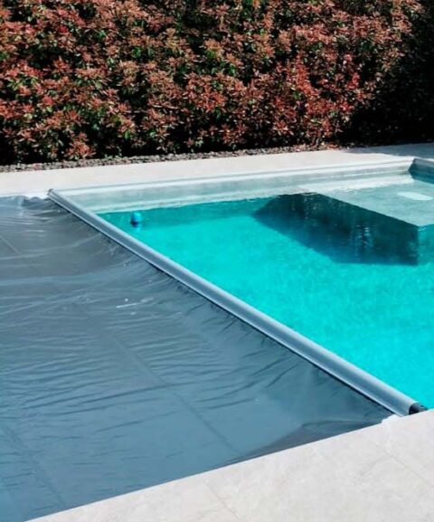 Copertura di sicurezza in PVC Four Seasons su piscina