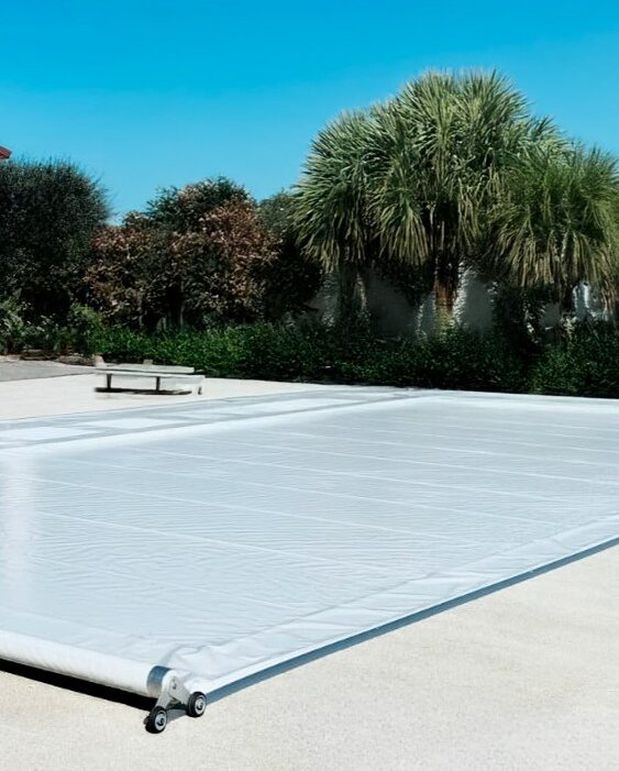 Copertura di sicurezza in PVC Four Seasons su piscina