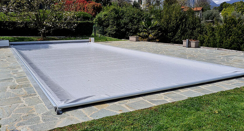 Copertura di sicurezza in PVC Four Seasons su piscina