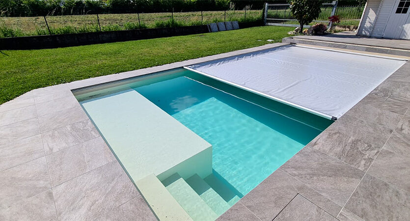 Copertura di sicurezza in PVC Four Seasons su piscina