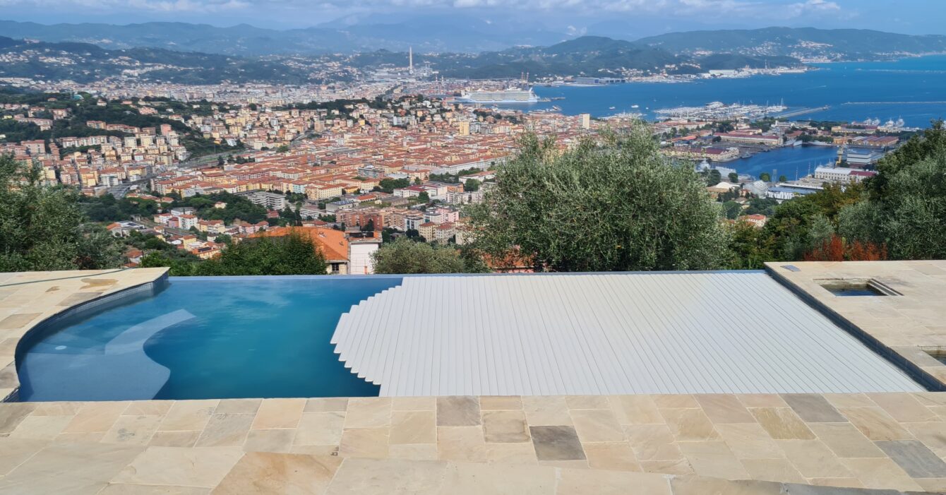 Cubierta de piscina enrollable automática