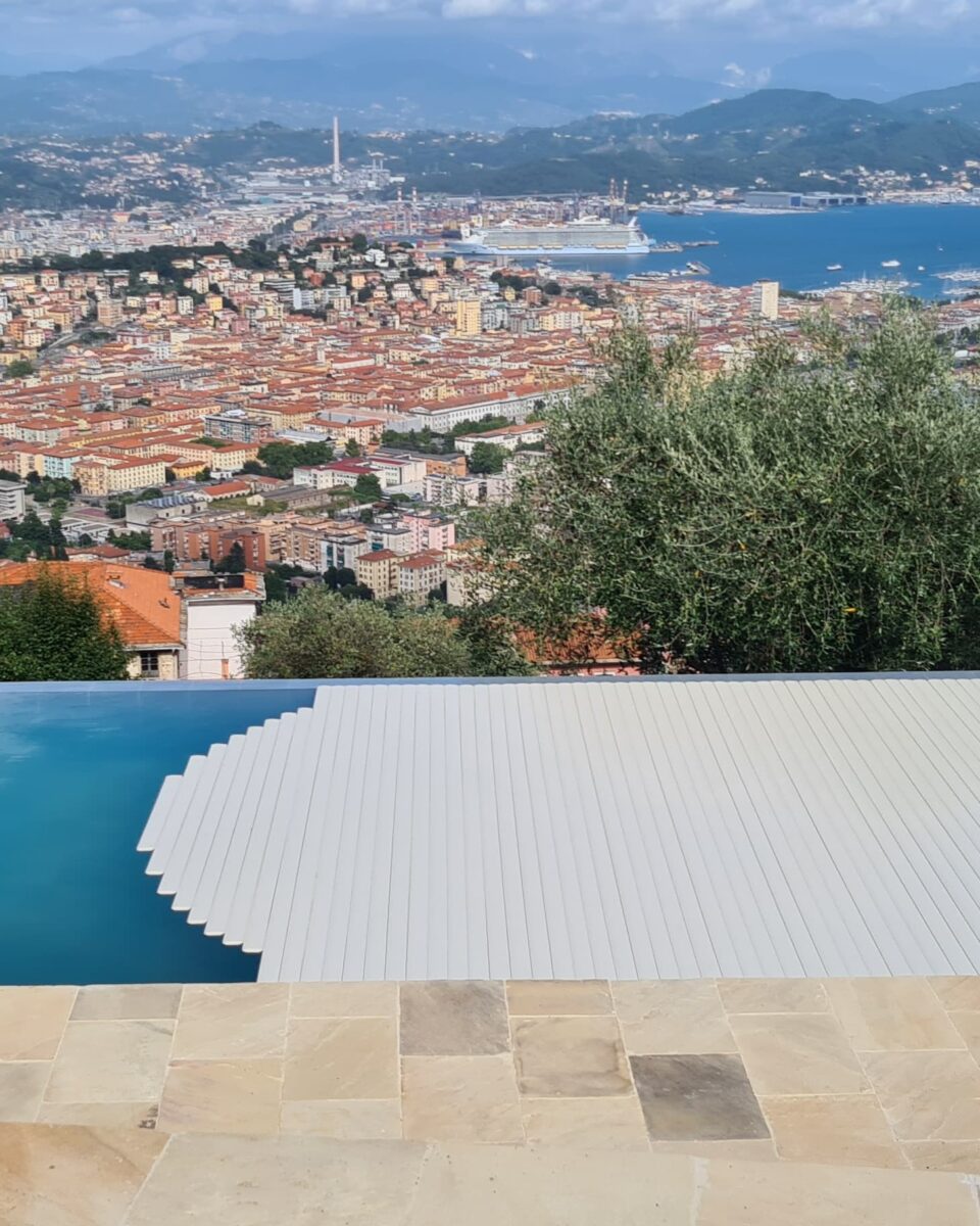 Cubierta de piscina enrollable automática